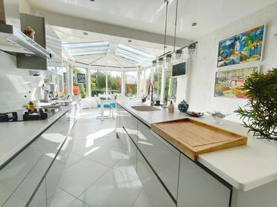 Maison - 177 m² - 7 pièces