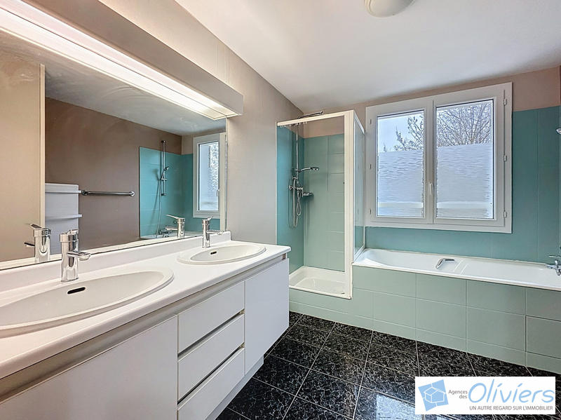 Maison - 159 m² - 7 pièces