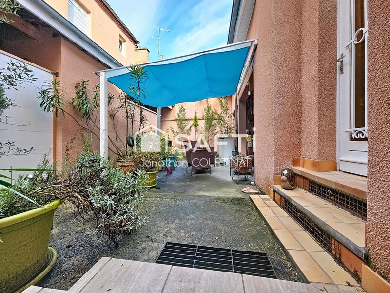 Maison - 185 m² - 8 pièces