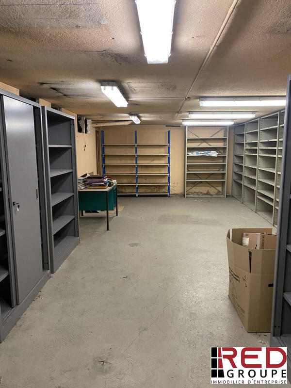 Local commercial - 323 m²