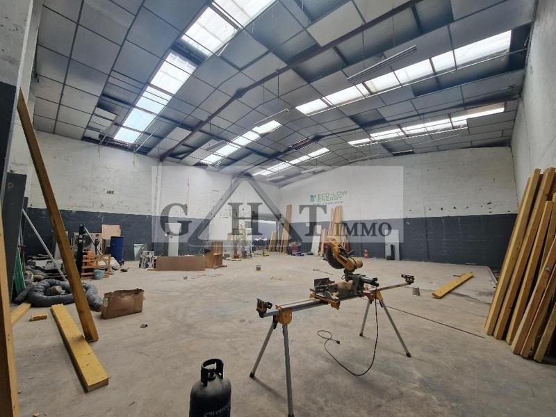 Entrepôt - 270 m²