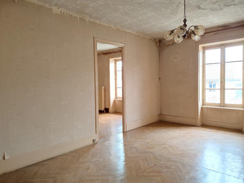 Maison de village - 257 m² - 12 pièces