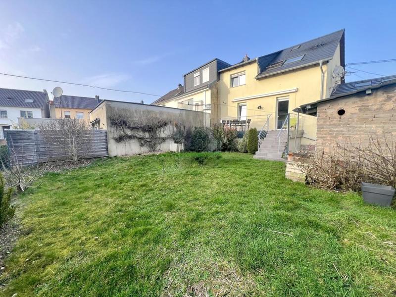 Maison - 100 m² - 5 pièces