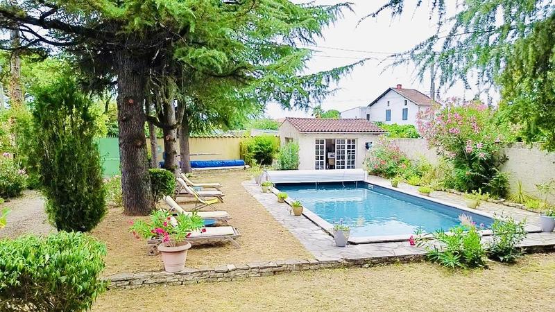 Propriété - 155 m² - 6 pièces