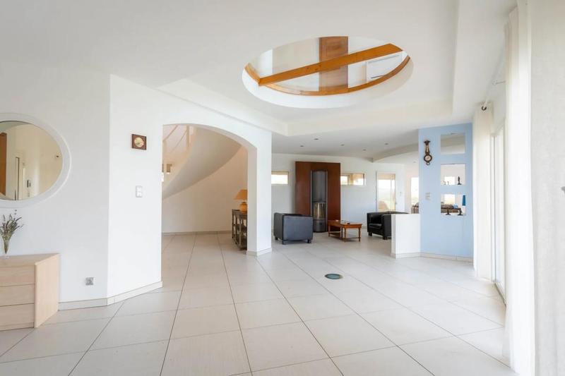 Maison d'architecte - 320 m² - 9 pièces