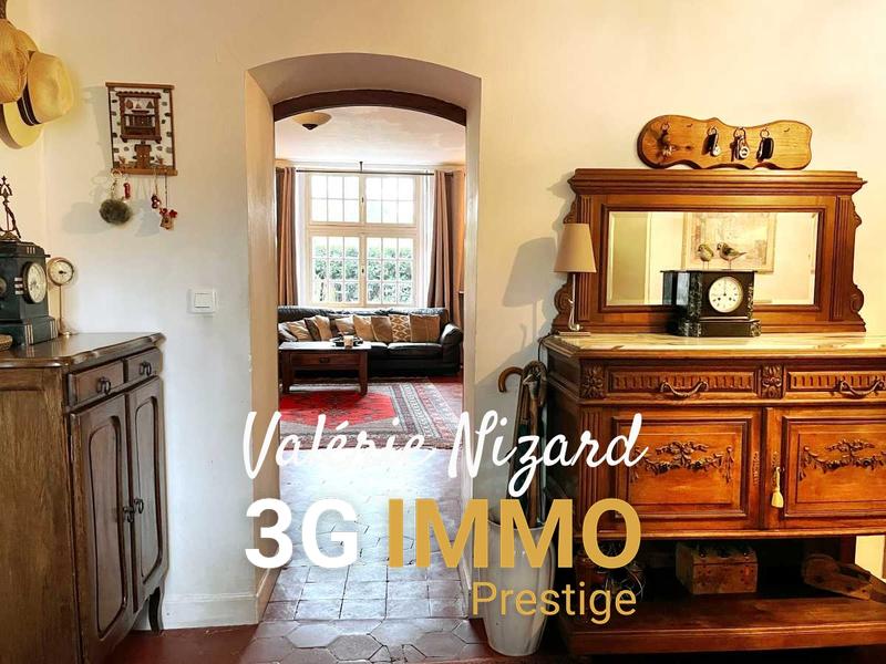 Villa - 231 m² - 10 pièces