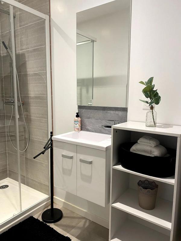 Immeuble - 140 m² - 9 pièces