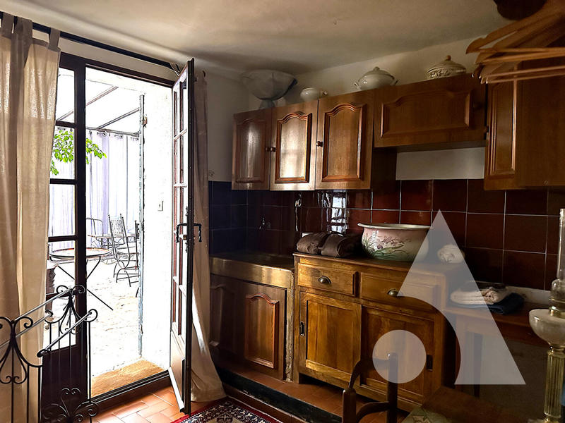 Maison - 300 m² - 9 pièces