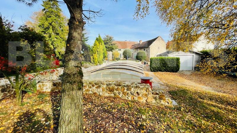 Demeure - 261 m² - 8 pièces