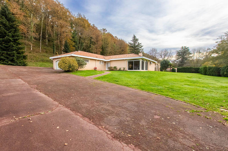 Maison - 199 m² - 8 pièces