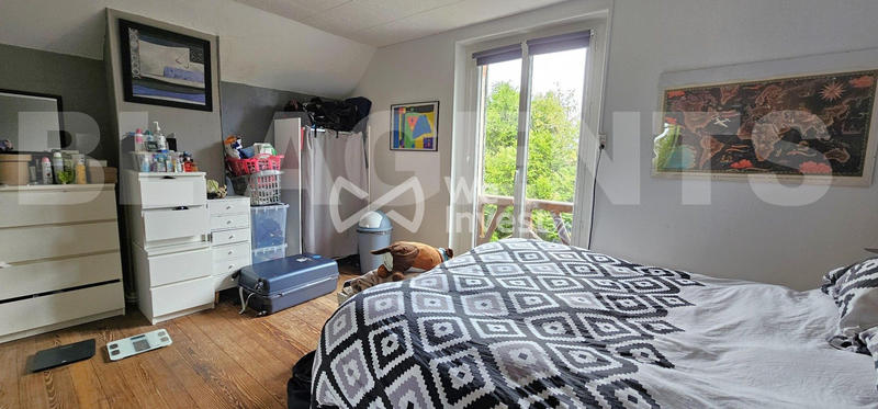 Maison - 220 m² - 11 pièces