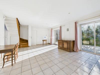 Maison - 152 m² - 7 pièces