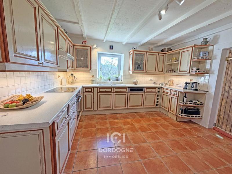 Maison - 263 m² - 8 pièces