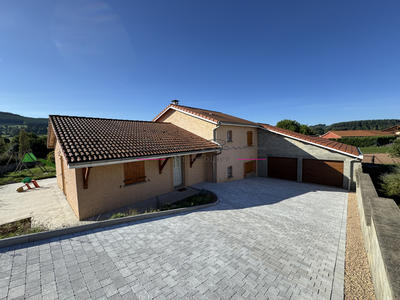 Maison - 143 m² - 6 pièces