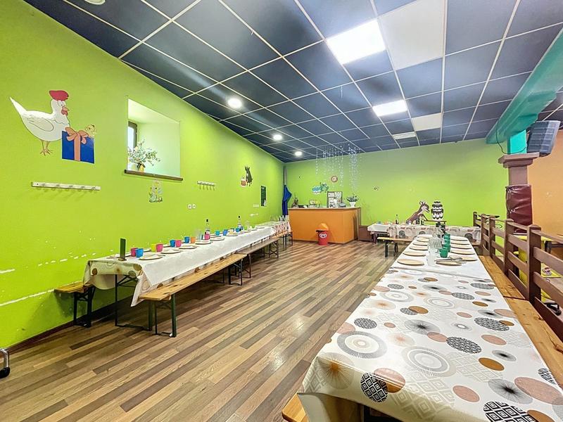 Local commercial - 790 m² - 9 pièces