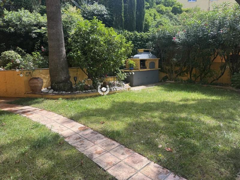 Villa - 178 m² - 8 pièces