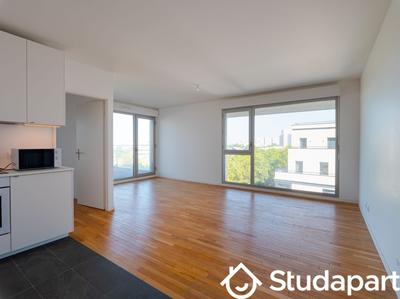 Chambre - 80 m² - 1 pièce