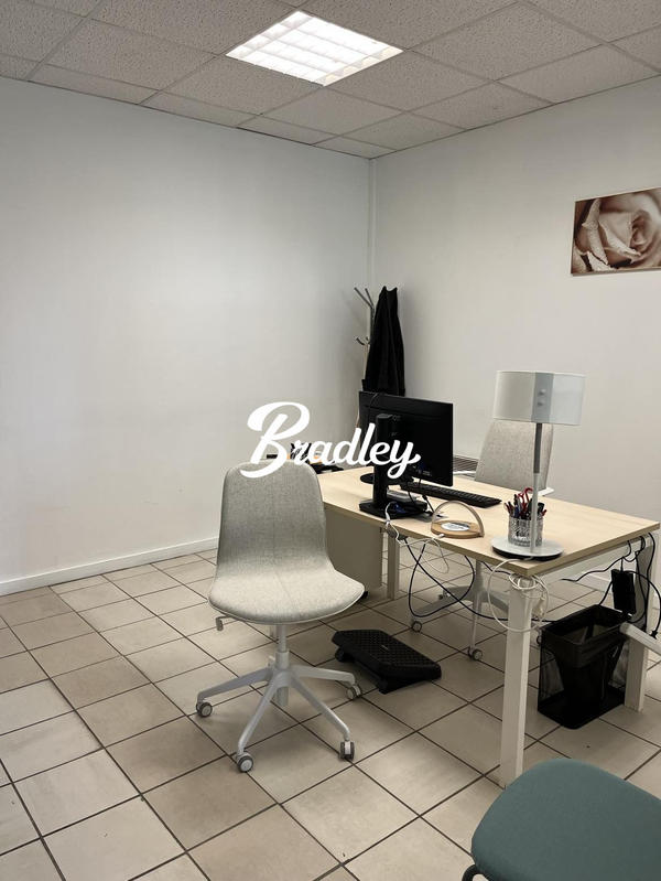 Bureau - 530 m² - 19 pièces