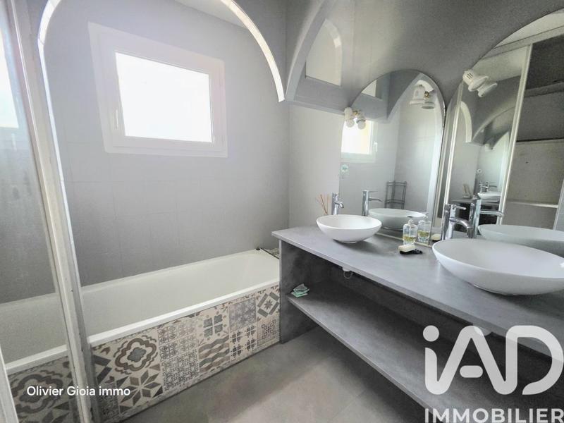 Maison - 245 m² - 7 pièces