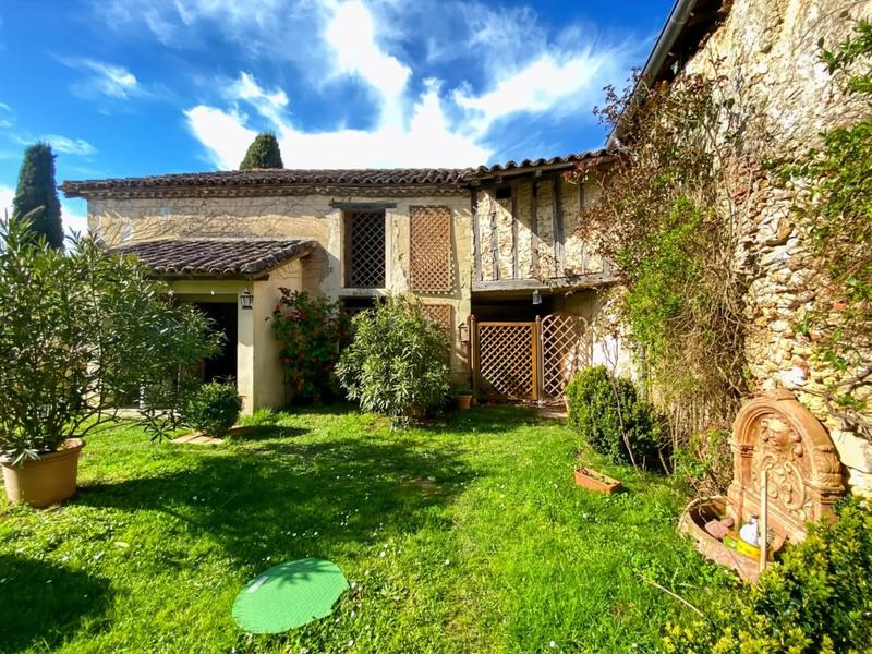 Maison de maîtres - 200 m² - 8 pièces