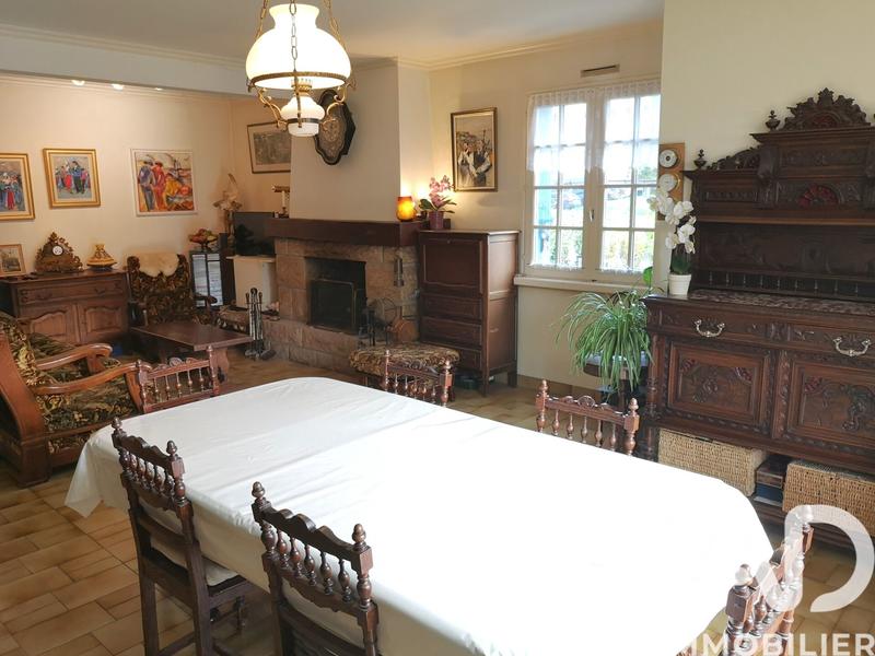 Maison - 212 m² - 7 pièces