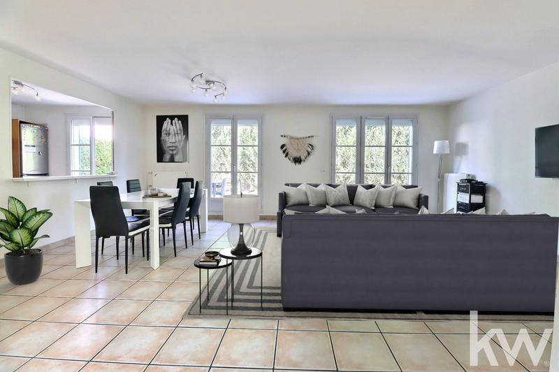 Maison - 243 m² - 9 pièces