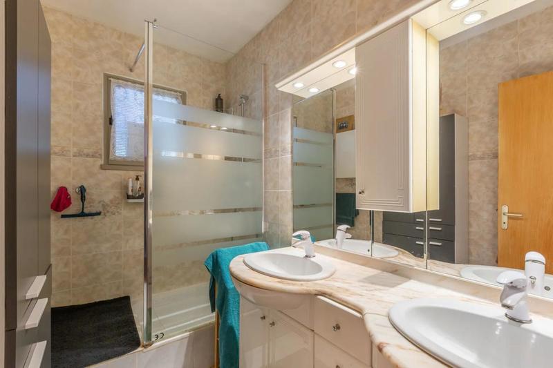 Maison - 188 m² - 8 pièces