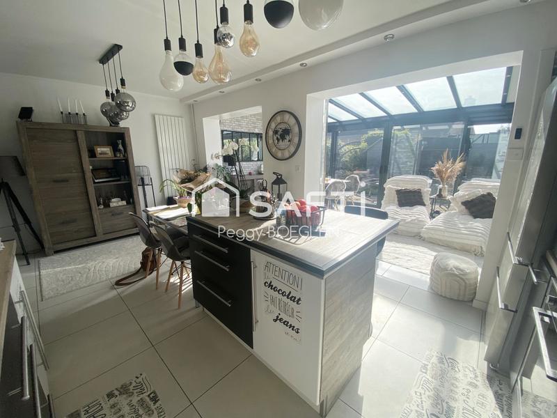 Maison - 99 m² - 8 pièces