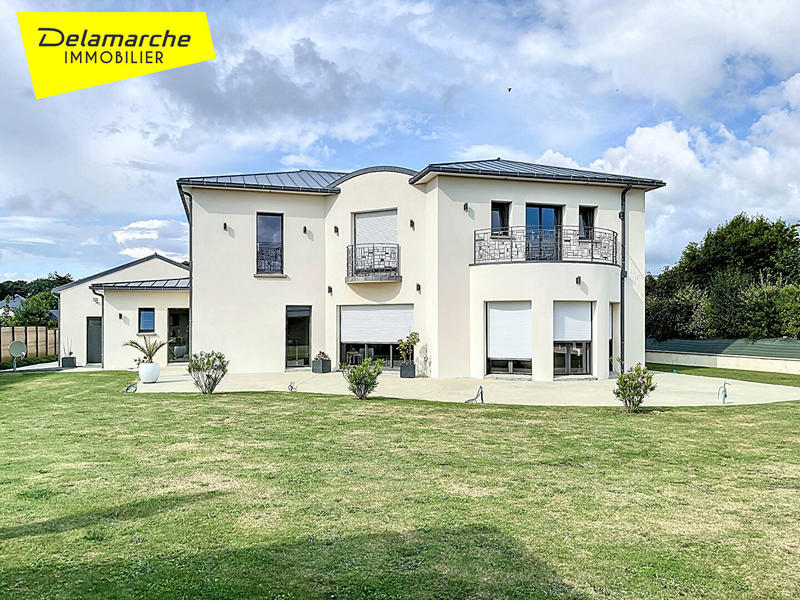 Maison - 241 m² - 7 pièces