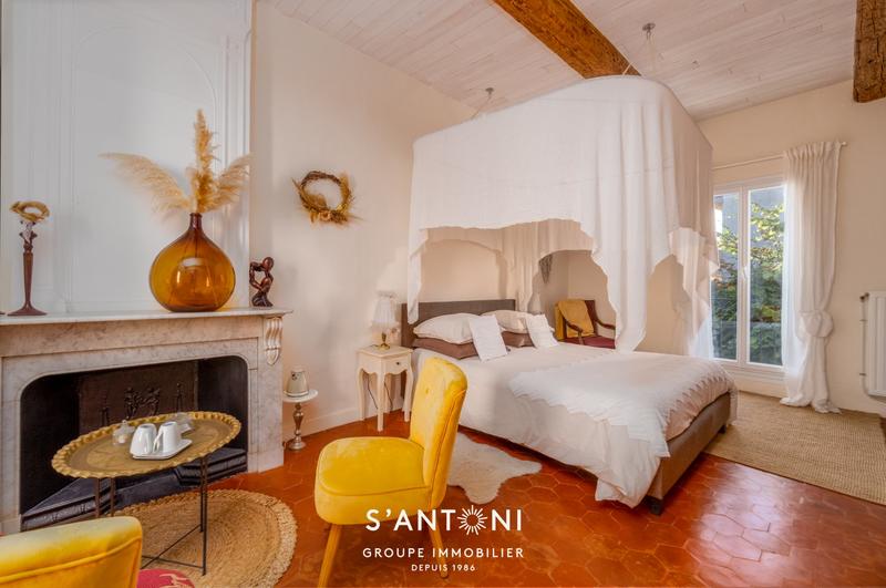 Maison - 201 m² - 7 pièces