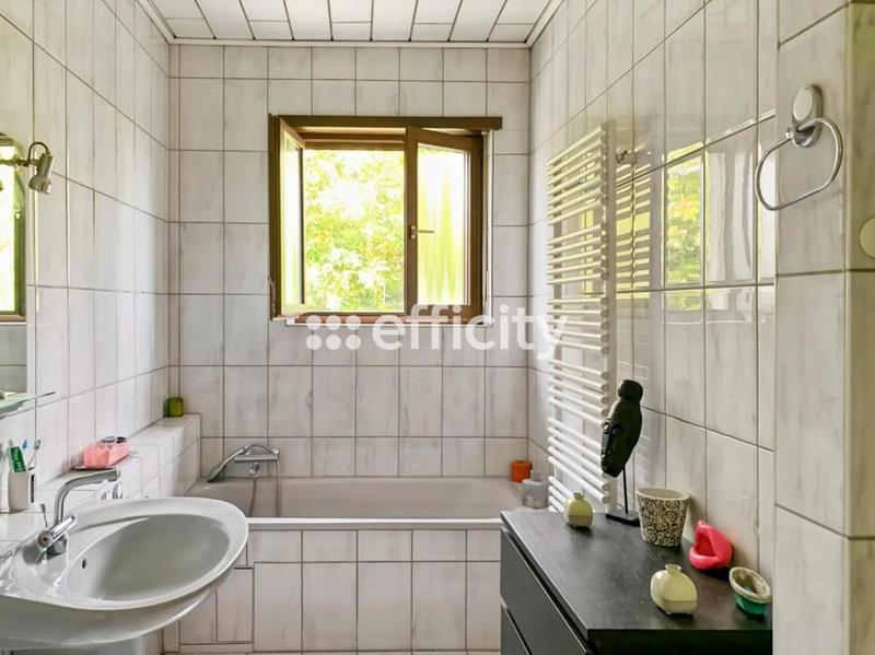 Maison - 186 m² - 6 pièces