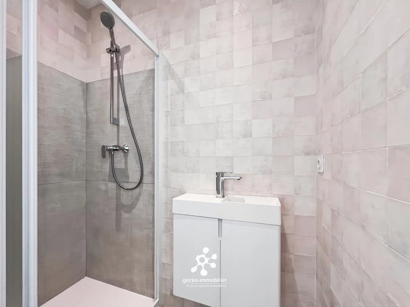 Appartement - 100 m² - 5 pièces