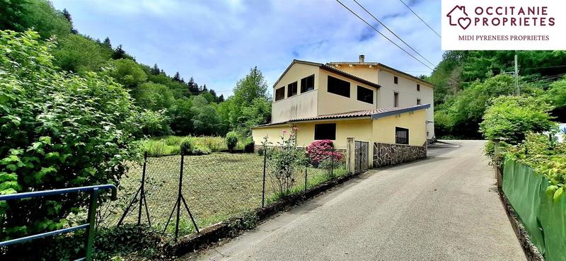 Maison de village - 227 m² - 9 pièces