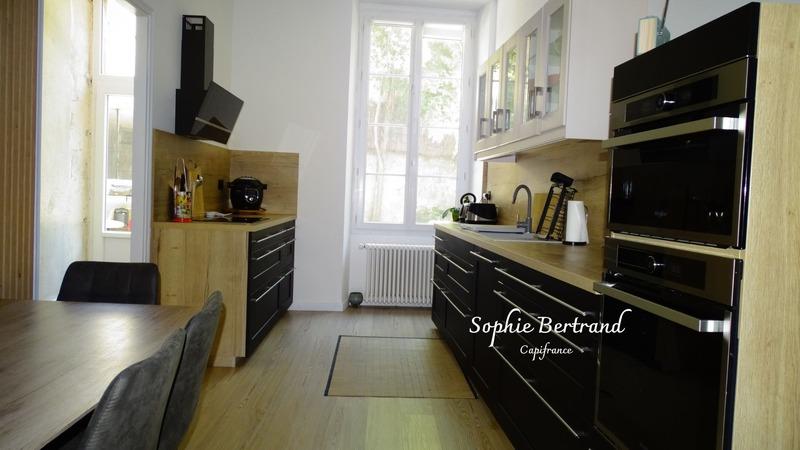 Maison bourgeoise - 260 m² - 7 pièces