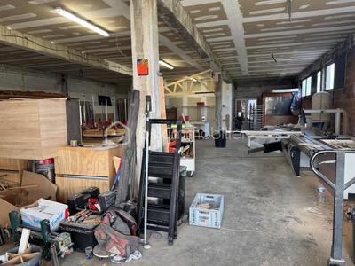 Local commercial - 242 m² - 4 pièces