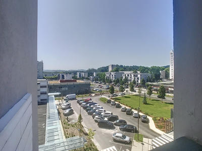 Appartement - 83 m² - 5 pièces