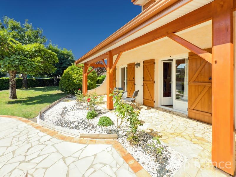 Maison - 142 m² - 7 pièces