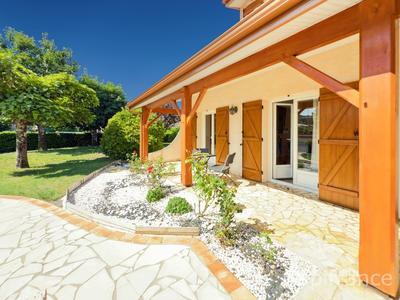 Maison - 142 m² - 7 pièces