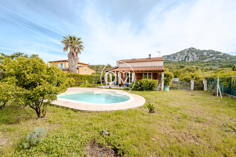 Maison - 212 m² - 7 pièces