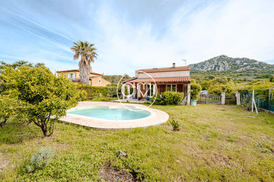 Maison - 212 m² - 7 pièces