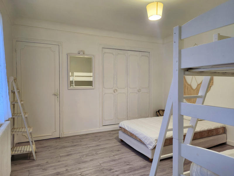 Maison - 220 m² - 7 pièces