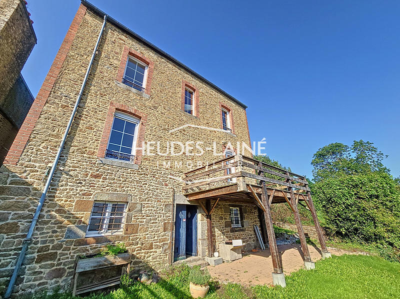 Maison - 215 m² - 7 pièces