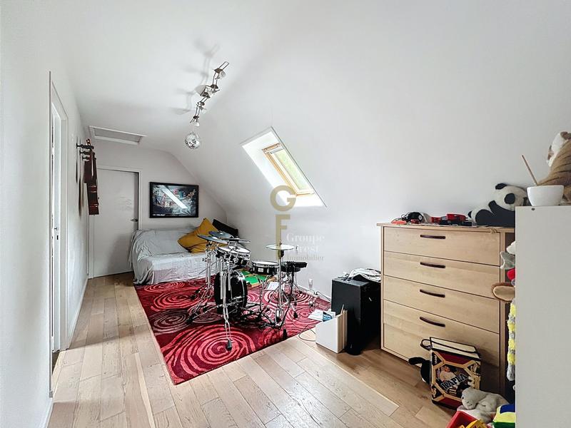 Maison - 245 m² - 9 pièces