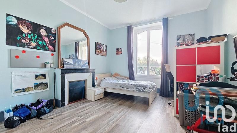 Maison - 180 m² - 8 pièces