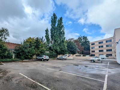 Parking / Garage - 12 m²