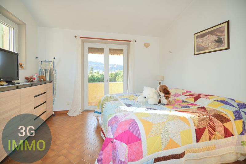 Villa - 167 m² - 6 pièces