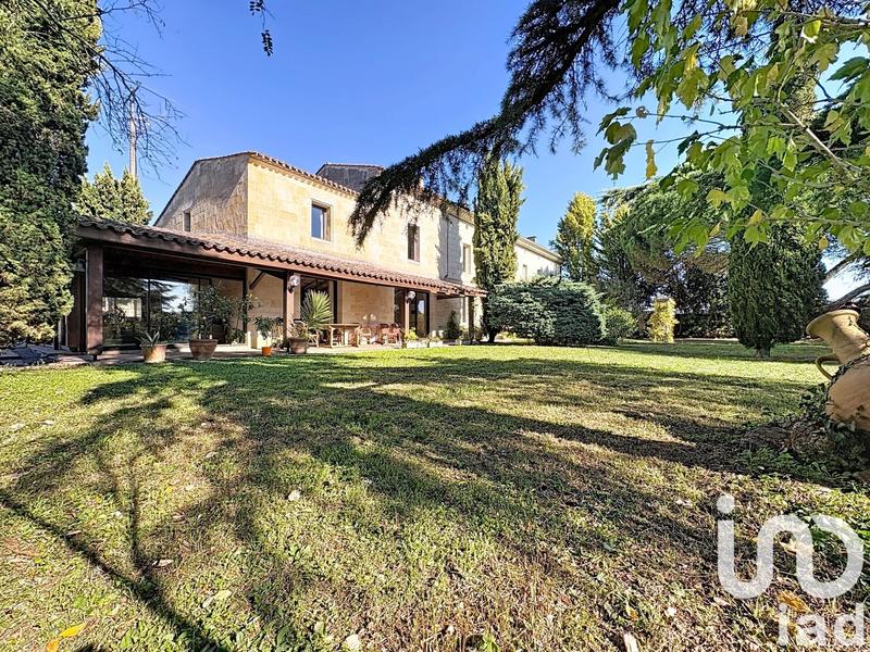 Maison - 460 m² - 12 pièces