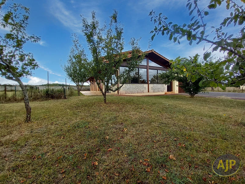 Maison - 192 m² - 6 pièces