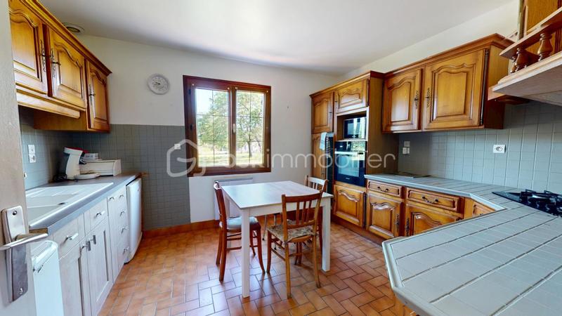 Pavillon - 140 m² - 7 pièces