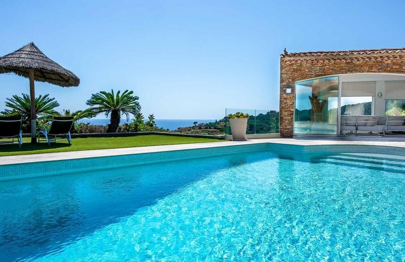 Propriété - 285 m² - 6 pièces